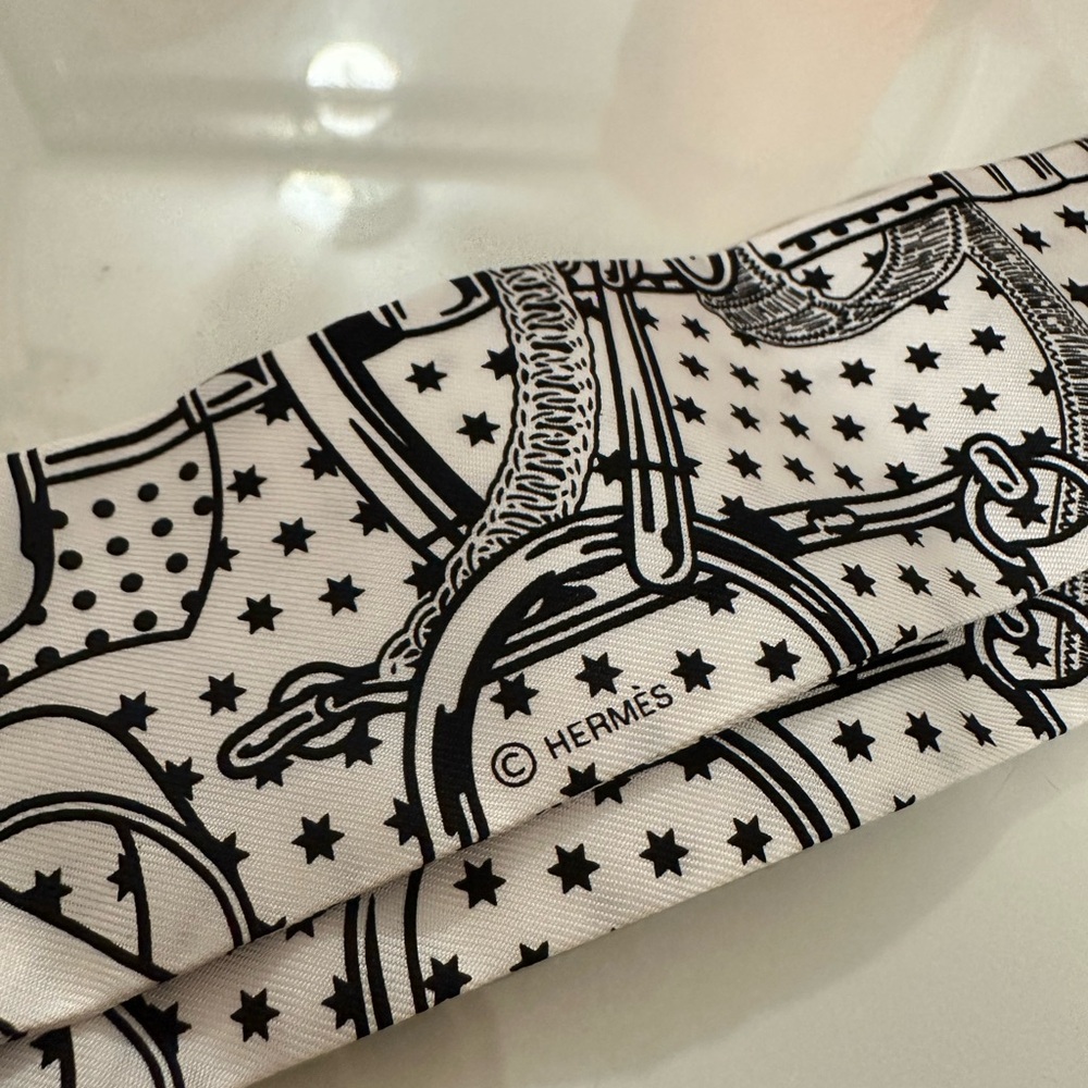 SOLD - NEW Hermes Black and White Silk Scarf - Picture 3 of 4